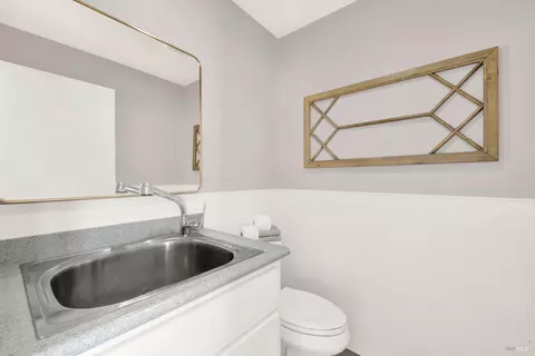 Bath - 8560 Holmes Ln, Winters, CA 95694 photo 6 of 7