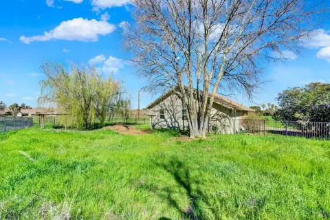 Exterior - 8560 Holmes Ln, Winters, CA 95694 photo 23 of 27