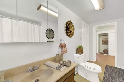Bath - 8560 Holmes Ln, Winters, CA 95694 photo 7 of 7