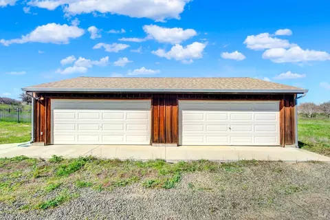 Exterior - 8560 Holmes Ln, Winters, CA 95694 photo 25 of 27