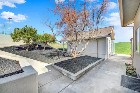 Exterior - 8560 Holmes Ln, Winters, CA 95694 photo 17 of 27