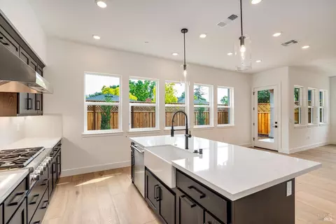 101 Grace Ln, Napa, CA 94559 photo 17