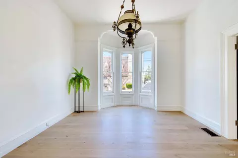Living - 100 5th St, Petaluma, CA 94952 photo 2 of 3
