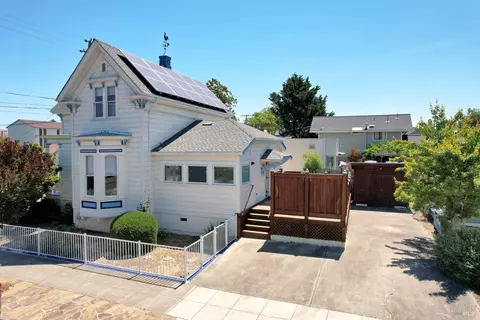 Exterior - 100 5th St, Petaluma, CA 94952 photo 3 of 5