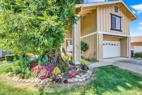575 Gregory Dr, Vacaville, CA 95687 photo 3
