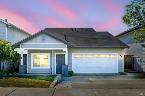 1403 Snowy Cloud Way, Santa Rosa, CA 95409