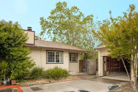 752 Agnew Pl, Santa Rosa, CA 95401