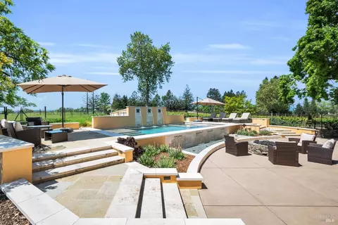 3950 Black Oak Dr, Santa Rosa, CA 95401