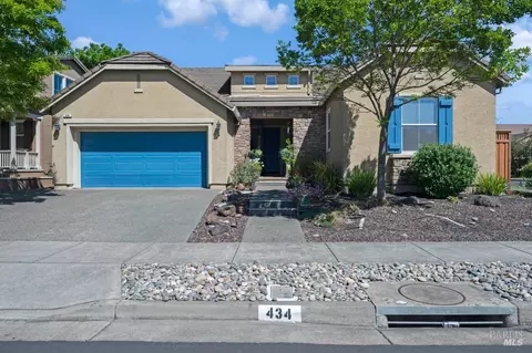 434 Decanter Cir, Windsor, CA 95492