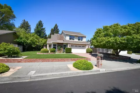 2555 Edgewater Dr, Napa, CA 94558 photo 2