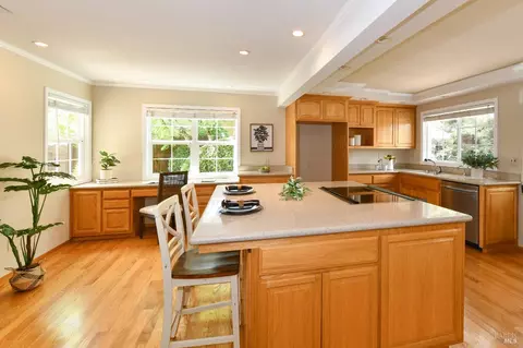 2555 Edgewater Dr, Napa, CA 94558 photo 4