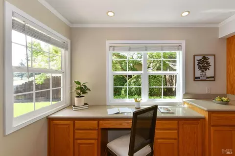 2555 Edgewater Dr, Napa, CA 94558 photo 8
