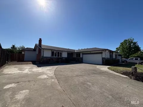 719 Seville Ln, Vacaville, CA 95688