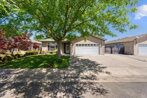 446 Kennwood Dr, Ukiah, CA 95482