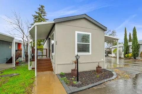 65 Arthur Dr, Santa Rosa, CA 95403