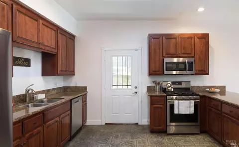 302 Capitol St, Vallejo, CA 94590 photo 5