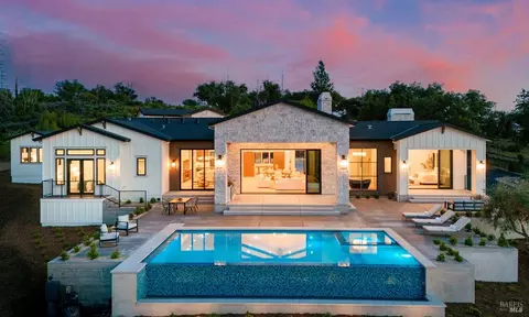 5708 Wild View Way, Santa Rosa, CA 95404