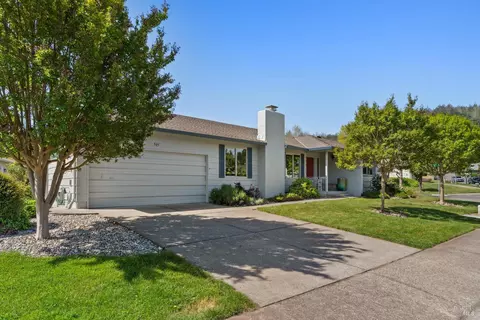 505 Oak Vista Ct, Santa Rosa, CA 95409