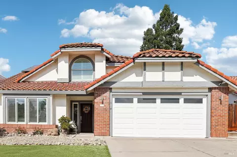 218 Ballindine Dr, Vacaville, CA 95688