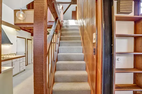 Entry Way - 48 Bulkley Ave, Sausalito, CA 94965 photo 4 of 6