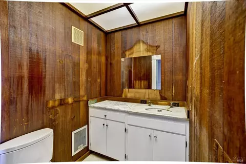 Bath - 48 Bulkley Ave, Sausalito, CA 94965 photo 4 of 5