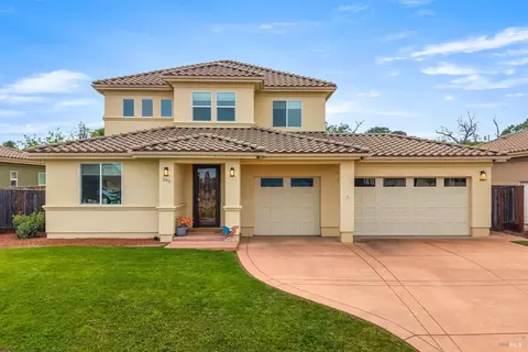 295 Katie Ct, Lakeport, CA 95453