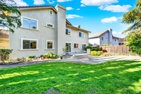 Exterior - 2156 Fox Glen Dr, Fairfield, CA 94534 photo 3 of 16