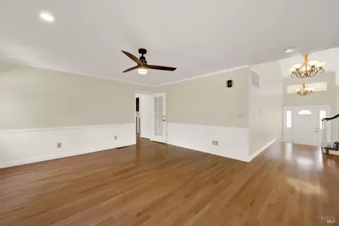 Living - 2156 Fox Glen Dr, Fairfield, CA 94534 photo 2 of 10