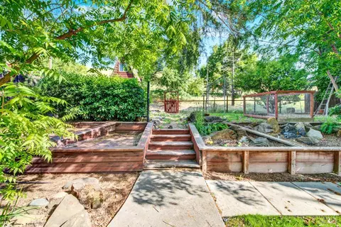 Exterior - 2156 Fox Glen Dr, Fairfield, CA 94534 photo 10 of 16