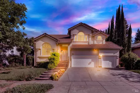 Exterior - 2156 Fox Glen Dr, Fairfield, CA 94534 photo 2 of 16
