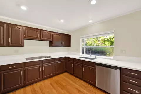 Kitchen - 2156 Fox Glen Dr, Fairfield, CA 94534 photo 3 of 4