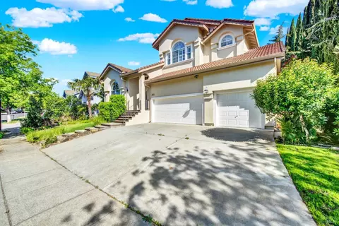 Exterior - 2156 Fox Glen Dr, Fairfield, CA 94534 photo 15 of 16