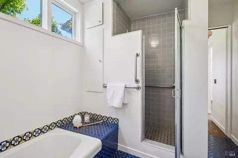 Bath - 145 Marlin Ave, Mill Valley, CA 94941 photo 2 of 4
