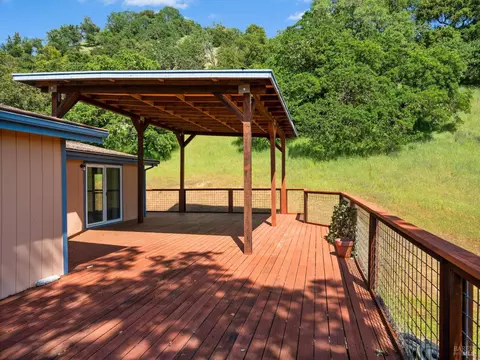 Exterior - 31300 Pine Mountain Rd, Cloverdale, CA 95425 photo 3 of 9