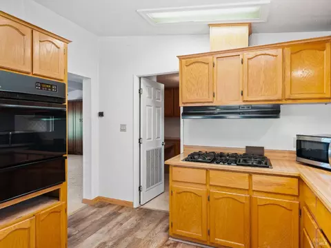 Kitchen - 31300 Pine Mountain Rd, Cloverdale, CA 95425 photo 3 of 4