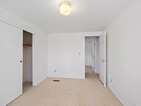 Bedroom - 31300 Pine Mountain Rd, Cloverdale, CA 95425 photo 3 of 5