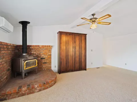 Living - 31300 Pine Mountain Rd, Cloverdale, CA 95425 photo 6 of 7