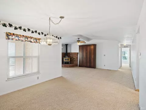 Living - 31300 Pine Mountain Rd, Cloverdale, CA 95425 photo 4 of 7