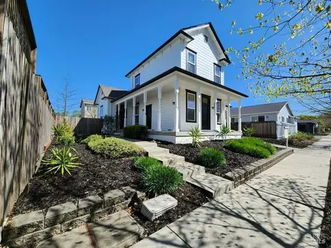 1355 Kawana Ter, Santa Rosa, CA 95404