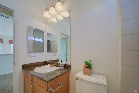 Bath - 520 Poplar Ave, Vallejo, CA 94592 photo 3 of 6