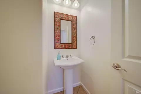 Bath - 520 Poplar Ave, Vallejo, CA 94592 photo 1 of 6