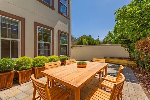 Exterior - 520 Poplar Ave, Vallejo, CA 94592 photo 1 of 9