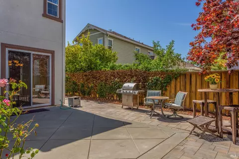 Exterior - 520 Poplar Ave, Vallejo, CA 94592 photo 3 of 9