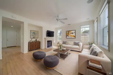 Living - 520 Poplar Ave, Vallejo, CA 94592 photo 1 of 7