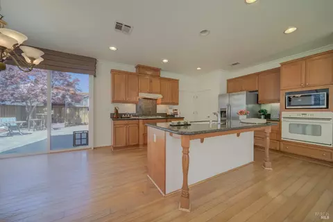 Kitchen - 520 Poplar Ave, Vallejo, CA 94592 photo 2 of 6