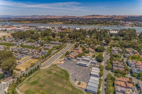 View/Area - 520 Poplar Ave, Vallejo, CA 94592 photo 8 of 9