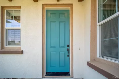 Entry Way - 520 Poplar Ave, Vallejo, CA 94592 photo 1 of 5