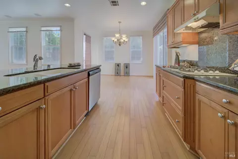 Kitchen - 520 Poplar Ave, Vallejo, CA 94592 photo 6 of 6