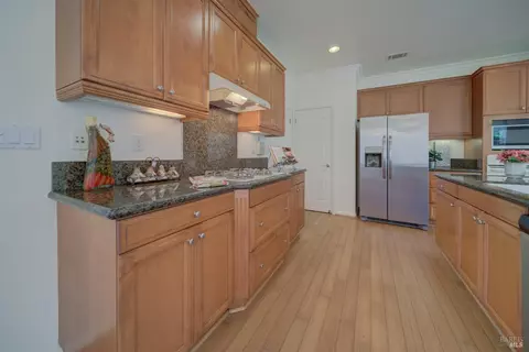 Kitchen - 520 Poplar Ave, Vallejo, CA 94592 photo 4 of 6