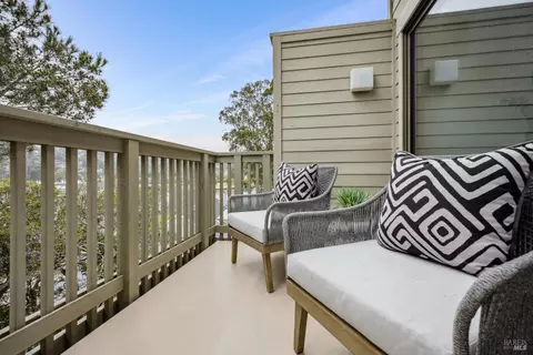 Exterior - 58 Eucalyptus Knoll St, Mill Valley, CA 94941 photo 4 of 11